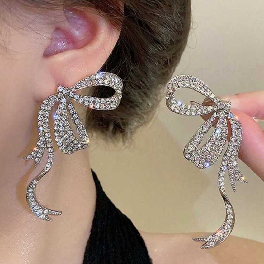 🪩NWT Silver Ribbon Earrings|Formal Wear